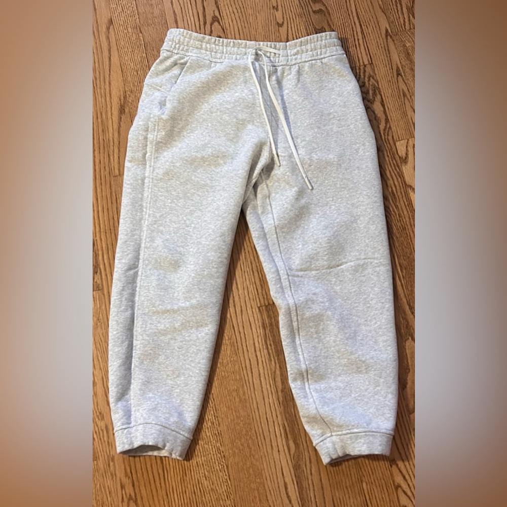 Lululemon Athletica Loungeful High-Rise Cropped Jogger - Picture 7 of 7